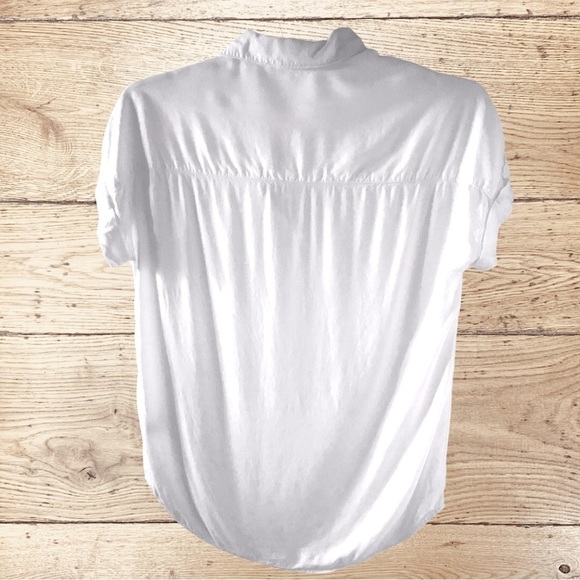 BeachLunchLounge Short Sleeve Button Up White Blouse Size Small - Picture 2 of 4